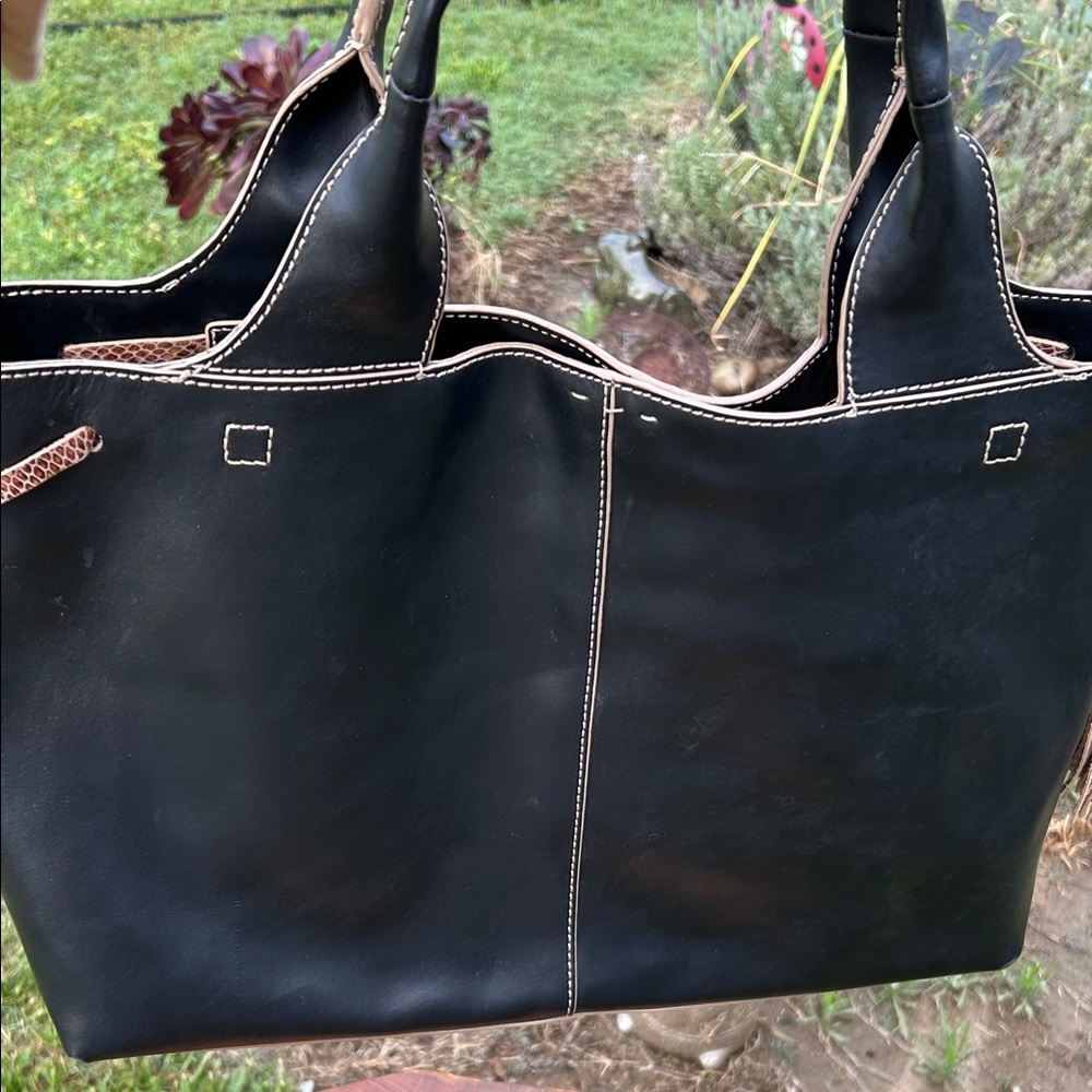 G.I.L.I. Tote